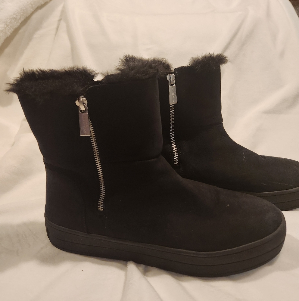 J Slides Nyc Winter Boot Size 10 - image 1